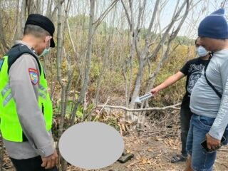 Geger, Warga Temukan Mayat Pria Tergeletak di Pematang Tambak Desa Pengaradan Brebes