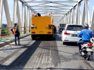 Jaga Konektivitas Trans Kalimantan, Kementerian PU Preservasi 2 Jembatan Panjang Sungai Kapuas di Kalteng