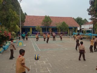 Jumat Sehat dan Jumat Religi, SDN 03 Kaligelang Pemalang Tanamkan Budaya Hidup Sehat dan Karakter Religius